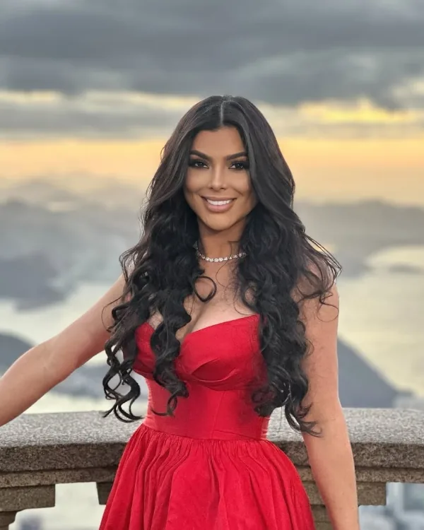 Dr. Stefani Souza, physician