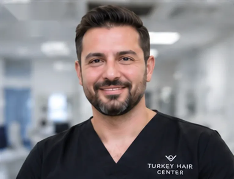 Nazmi Güldeş, fondateur et directeur général de Turkey Hair Center