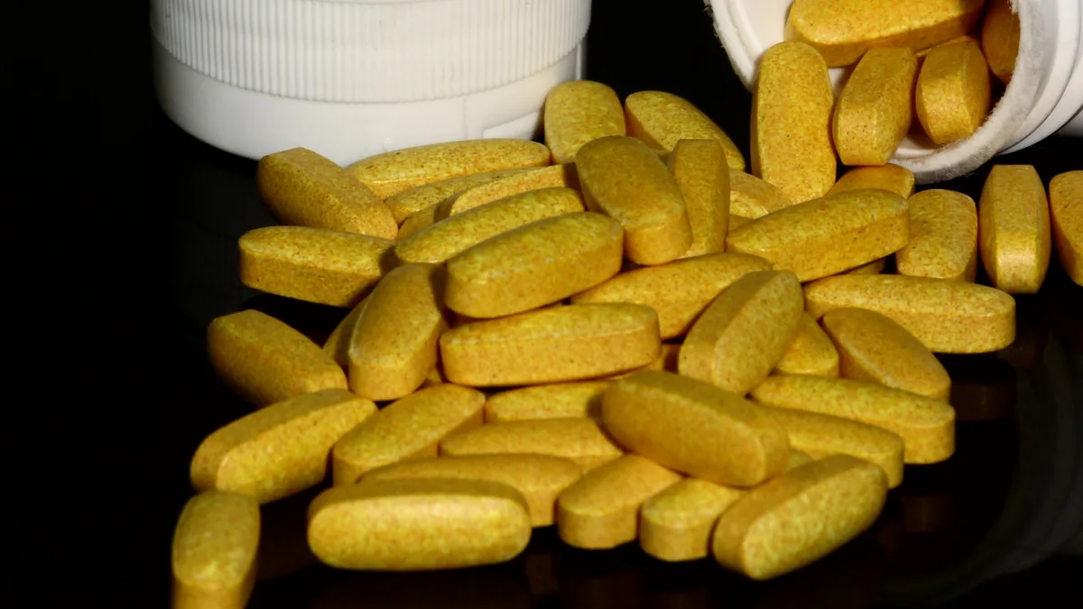 B vitamin supplement tablets
