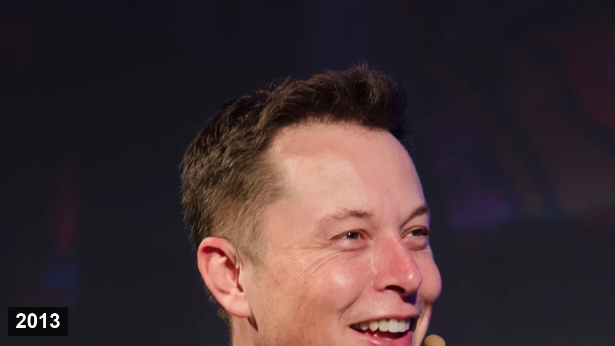 Elon Musk lors de la conférence The Summit, en octobre 2013